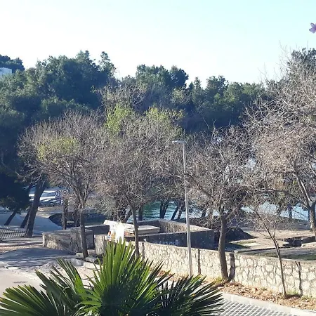 Valerija شقة Tribalj